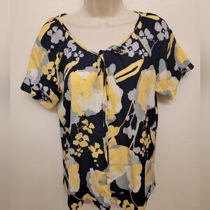 Banana Republic Ladies Short Sleeve Floral Blouse